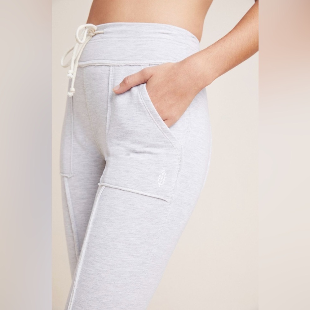 Free People Movement Quick Jab Flare Pants in Light Grey - Size Small - Picture 4 of 11